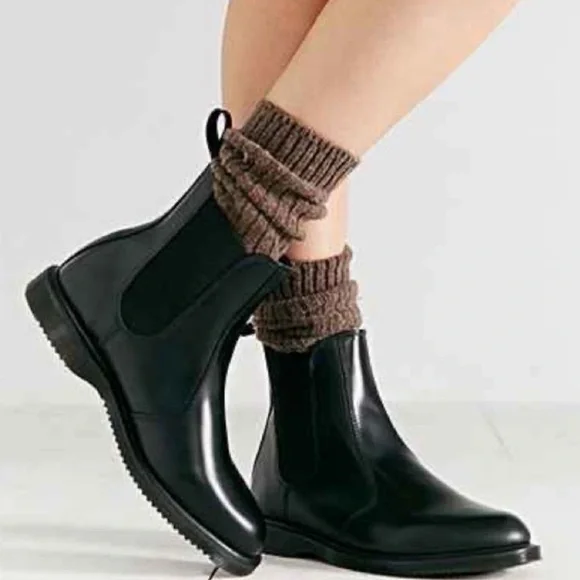 Dr. Martens Flora Sleek Black Chelsea Ankle Boots Brand New Sz 7 Leather - Picture 1 of 13